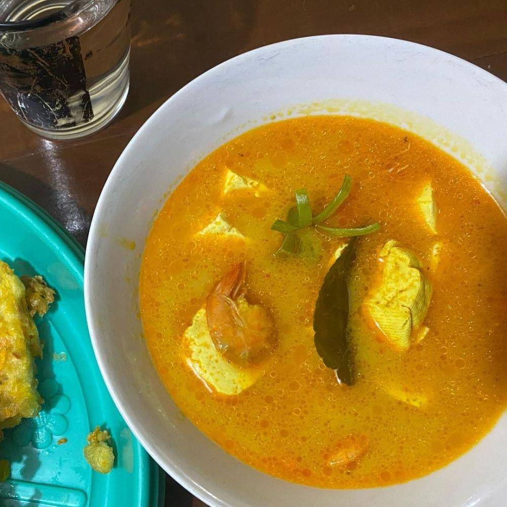 opor udang (instagram.com/nurulazmi258)