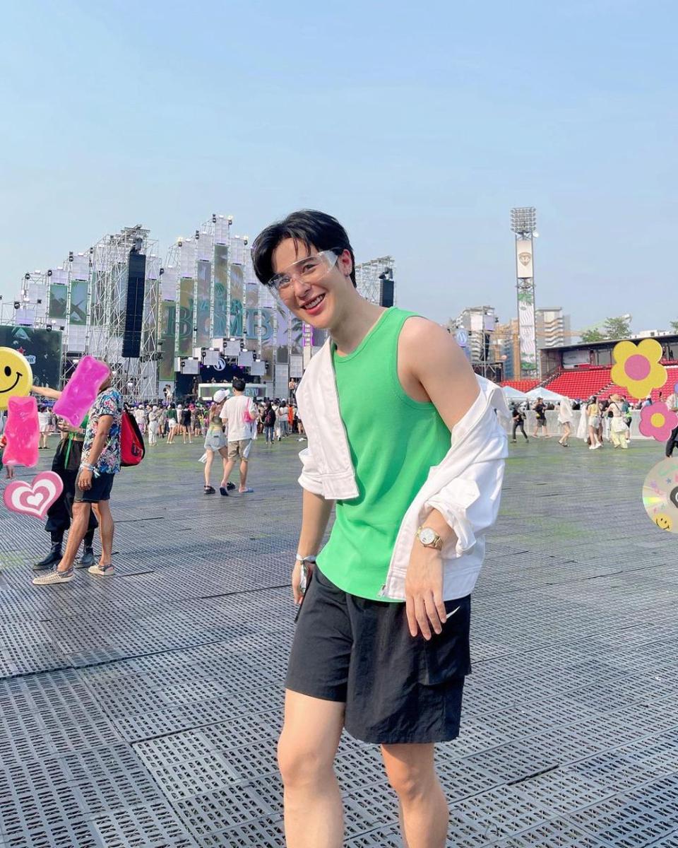 potret Arm Weerayut rayakan Songkran (instagram.com/arm_wc)