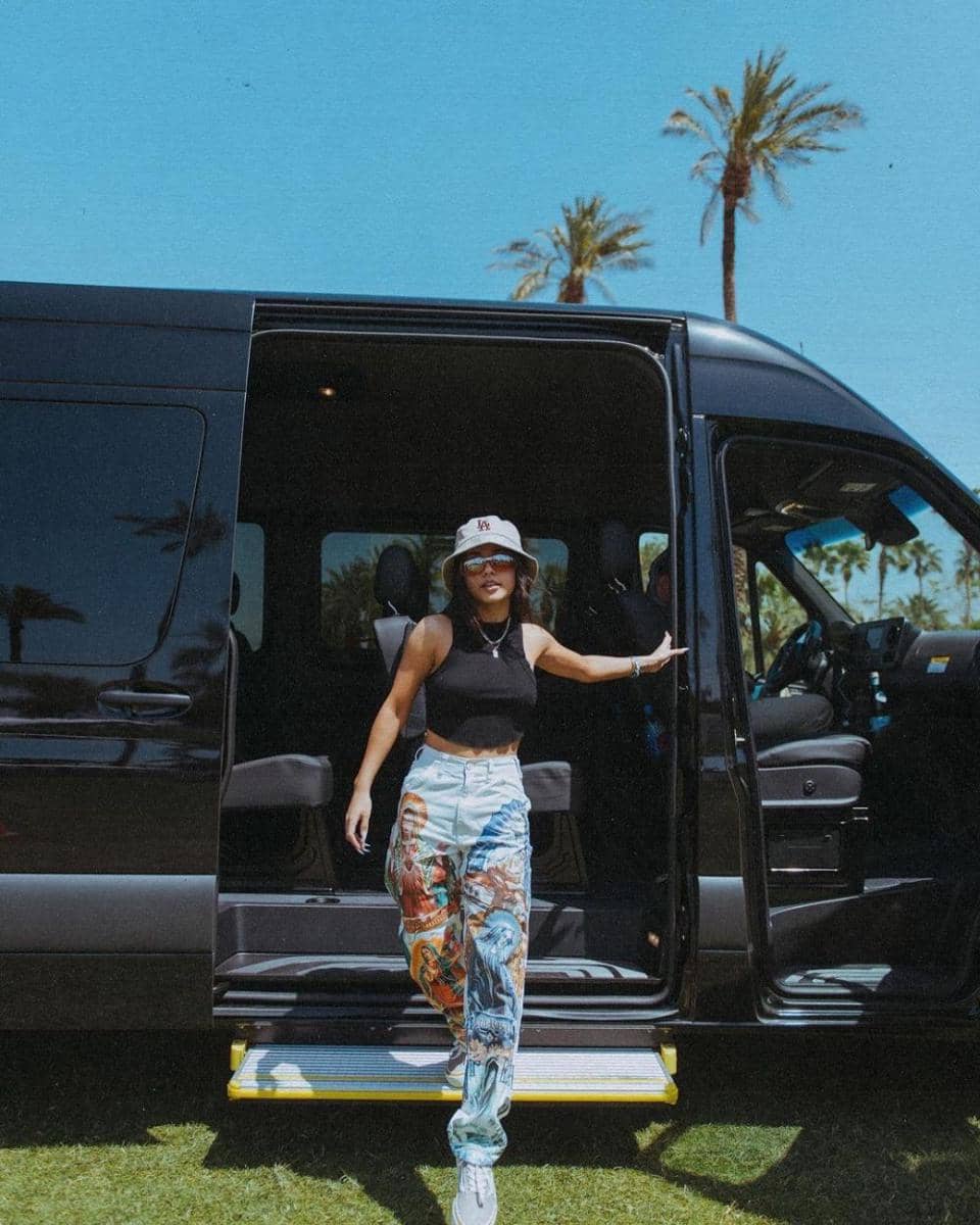Gaya OOTD Becky G di Coachella 2023 (instagram.com/iambeckyg)