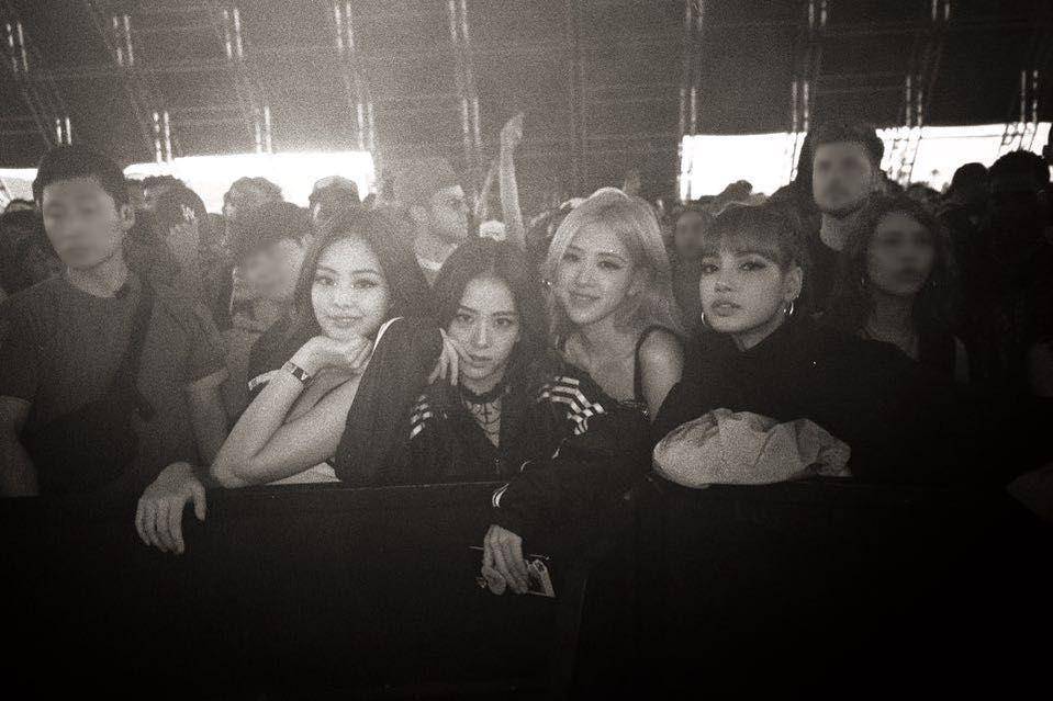 BLACKPINK di Coachella 2019 (instagram.com/roses_are_rosie)