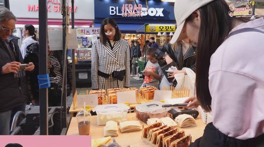 Jessica Iskandar street food (YouTube.com/Jessica Iskandar)