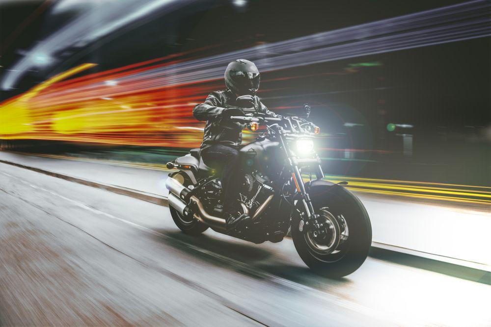 ilustrasi lampu dim motor (Unsplash.com/Beres Loan)