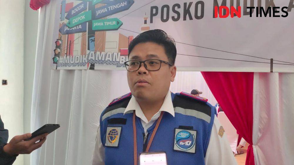 Kepala UPT Terminal Jatijajar, Asri Immanuel Sinuraya saat ditemui di Terminal Jatijajar, Kota Depok. (IDNTimes/Dicky)