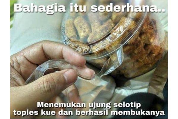 12 Meme Susahnya Cari Ujung Selotip Toples kue Lebaran, Auto Murka!