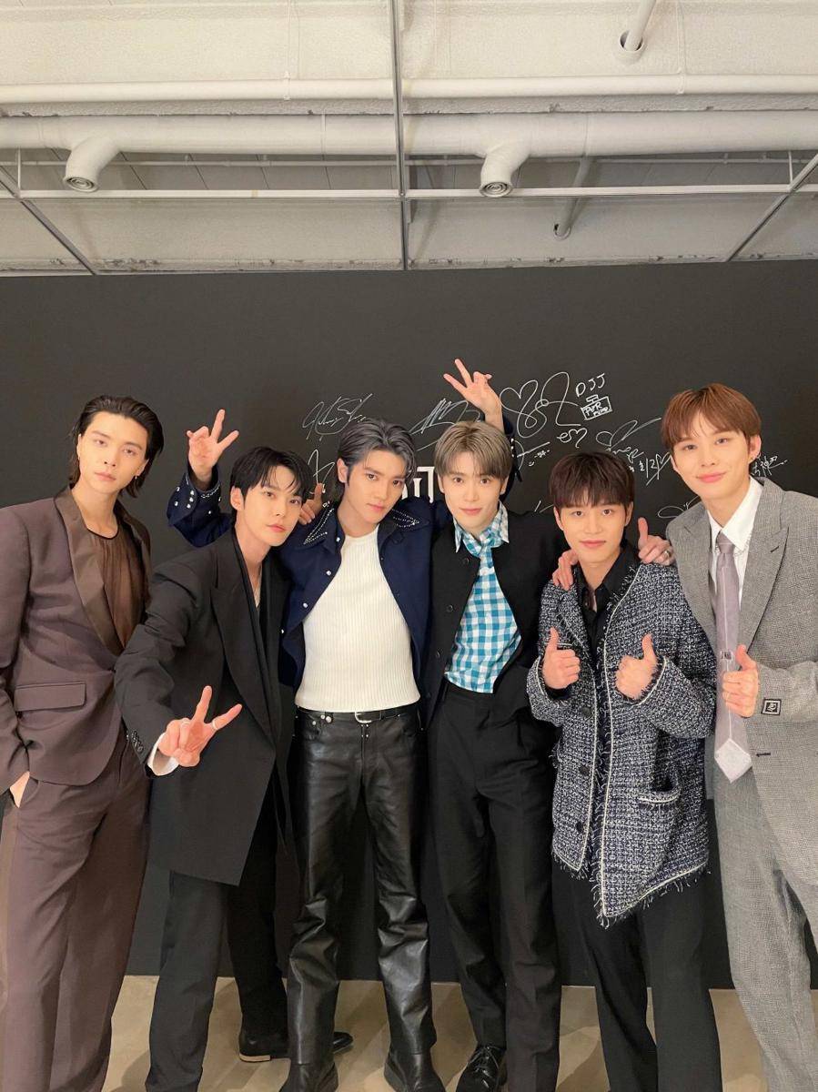 Johnny, Doyoung, Taeyong, Jaehyun, Taeil, dan Jungwoo NCT (twitter.com/NCTsmtown)
