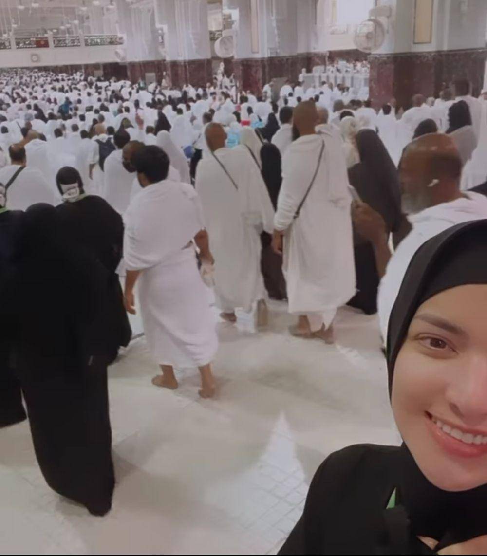 potret Nia Ramadhani berhijab (instagram.com/ramadhaniabakrie)