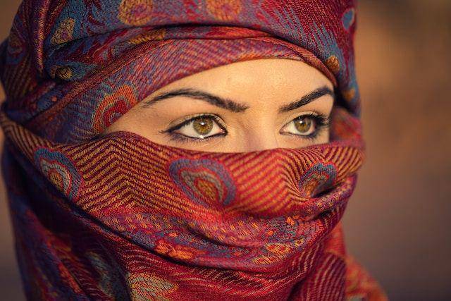 Ilustrasi perempuan di zaman nabi (unsplash/Nikolay Hristov)