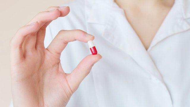 ilustrasi obat resep dokter (pexels.com/Artem Podrez)