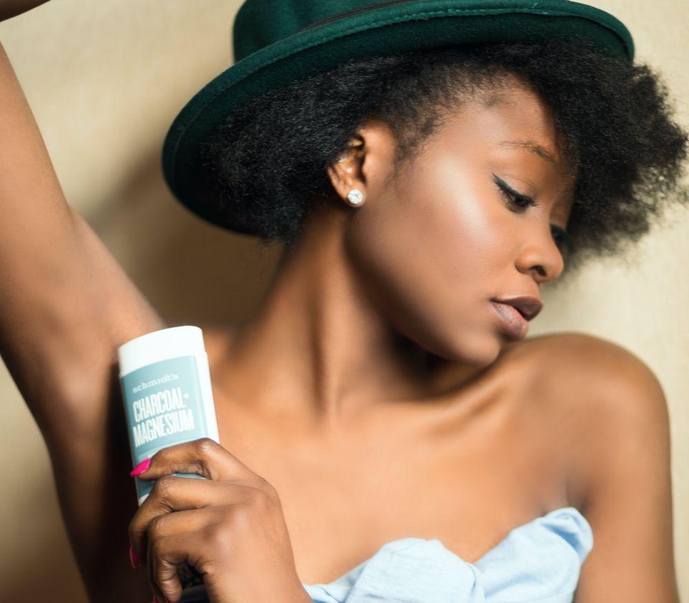 ilustrasi deodorant spray (pexels.com/Godisable Jacob)