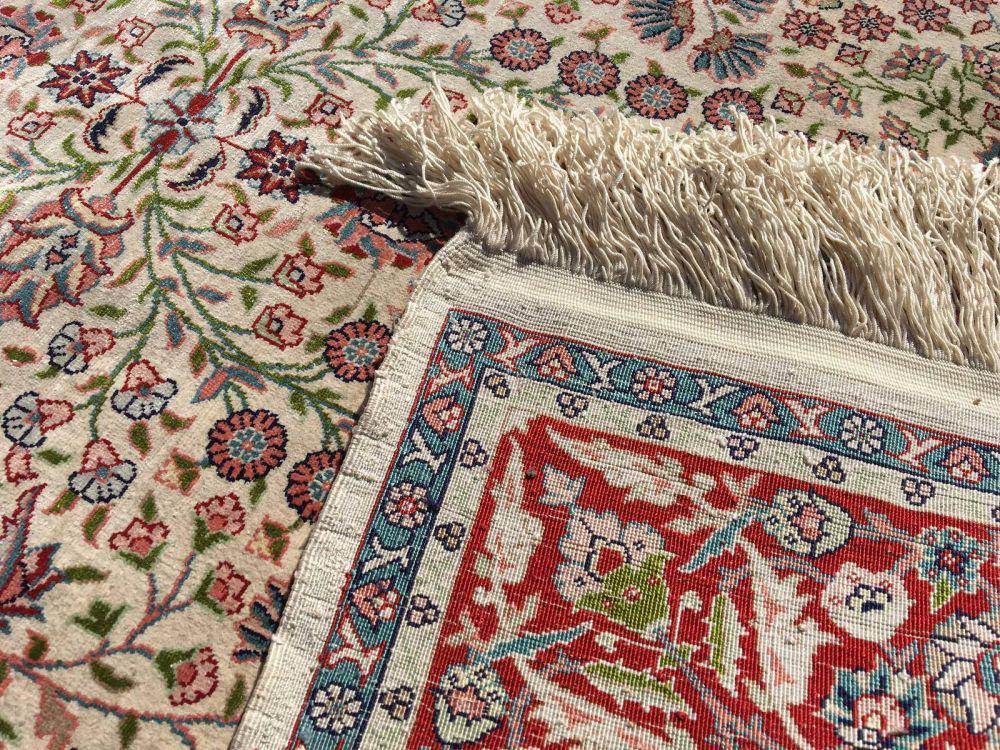 Karpet sutra (sultanofbazaar.com)