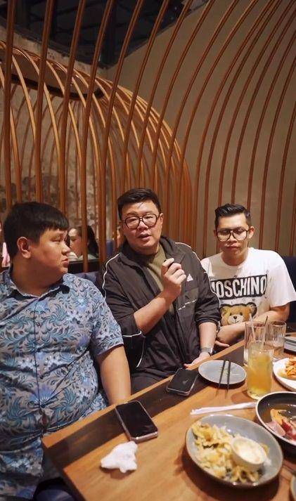 potret peresmian restoran baru Mam Rieta (instagram.com/rieta_amilia)