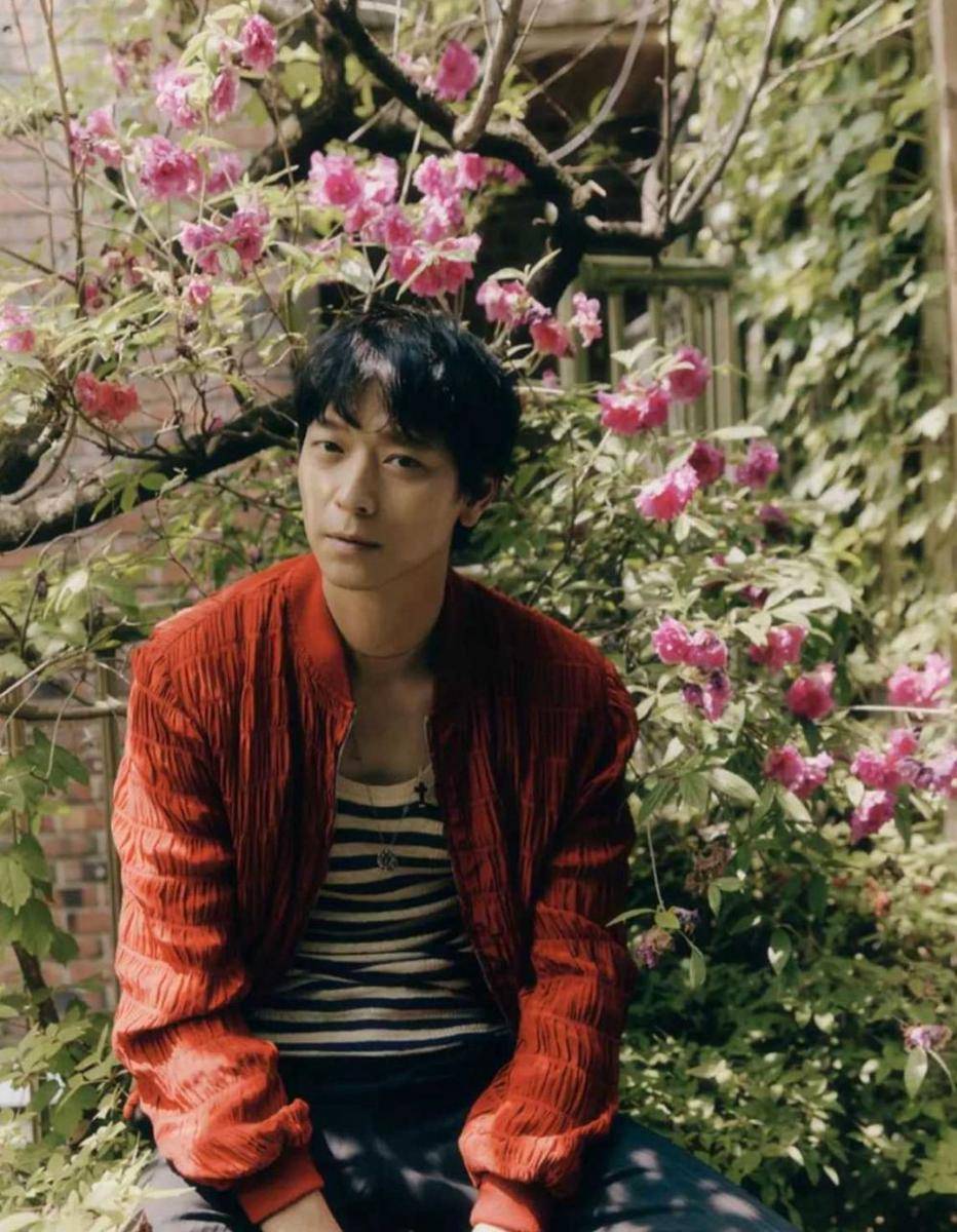 Kang Dong Won (instagram.com/kangdongwon23)