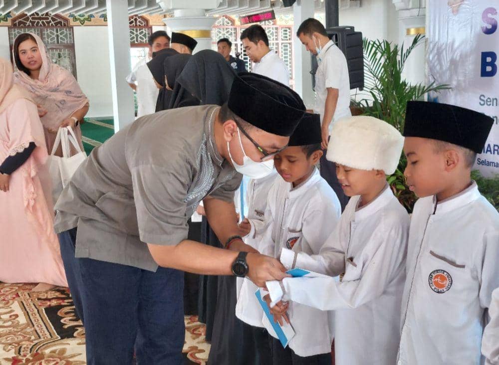 300 Anak Yatim di Sekitar Bandara Soetta Dapat Santunan Lebaran