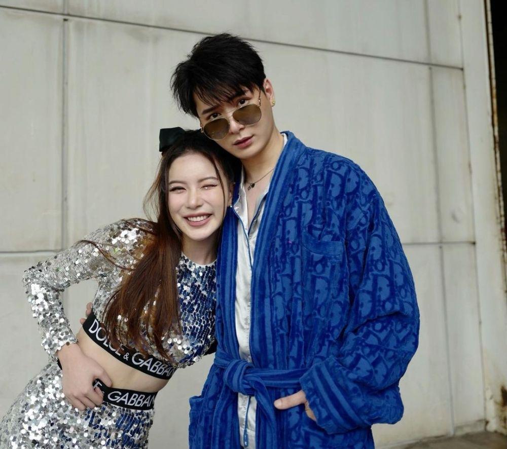 Mook Worranit bersama Krist Perawat (instagram.com/mookworranit)