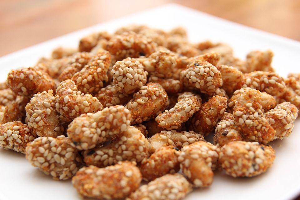 ilustrasi kacang mete madu manis (pixabay.com/Wow Phochiangrak)