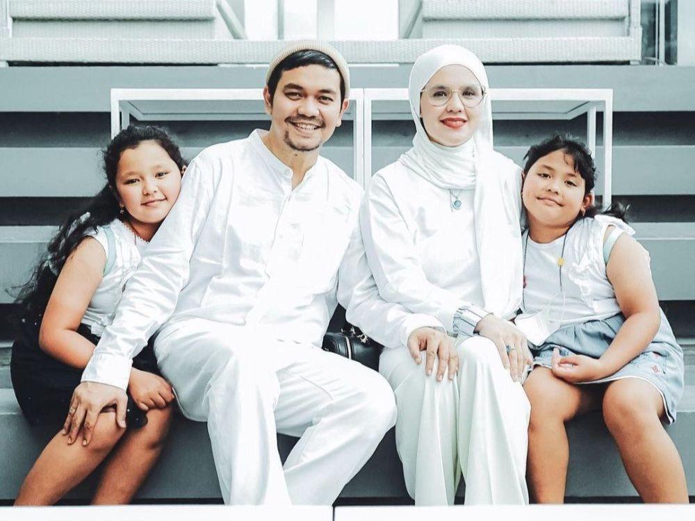 Hak Asuh Jatuh ke Istri, 10 Potret Kenangan Indra Bekti dan Anak-Anak!