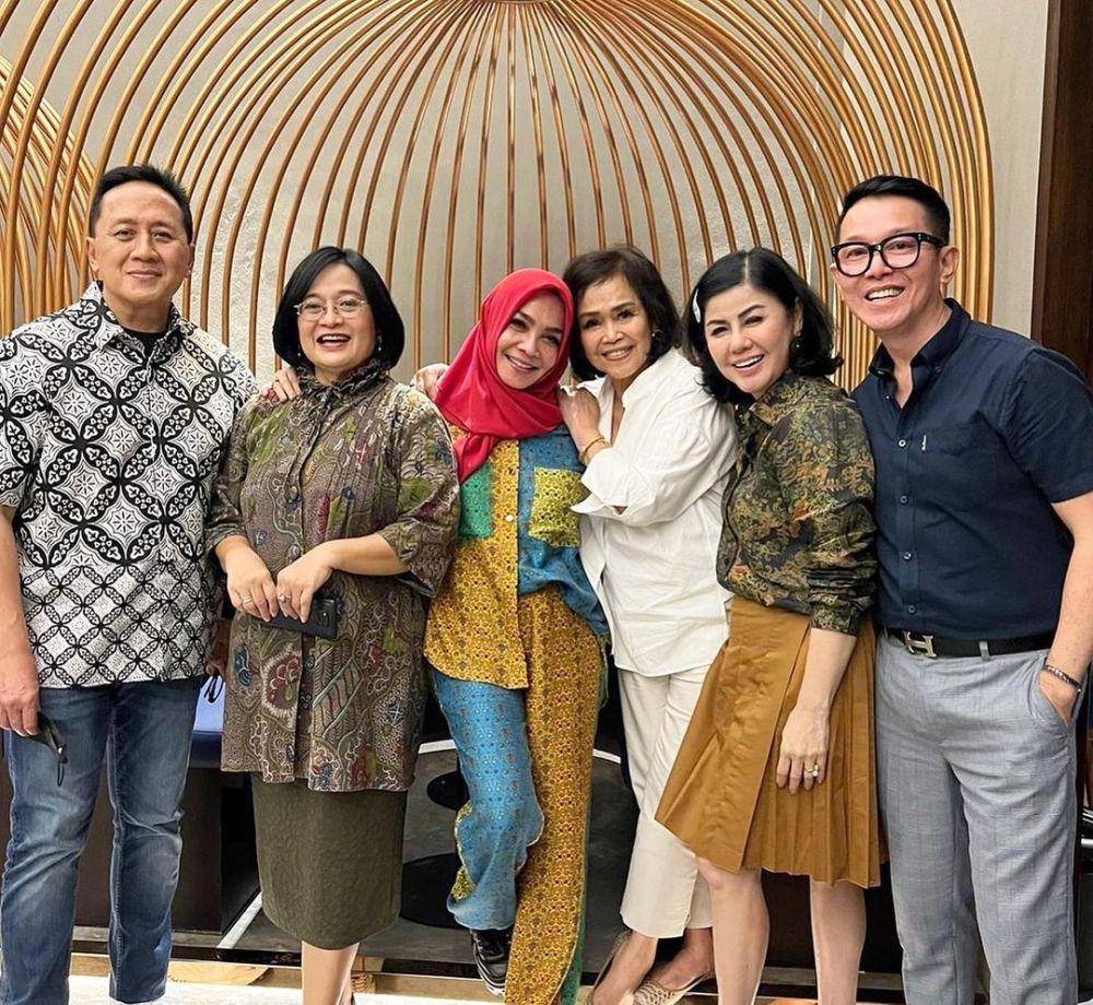 Mamitoko di grand opening restoran Mama Rieta (instagram.com/mamitoko)