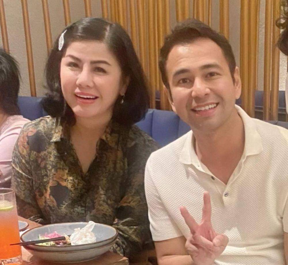Mamitoko di grand opening restoran Mama Rieta (instagram.com/mamitoko)