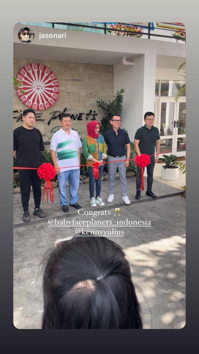 potret peresmian restoran baru Mam Rieta (instagram.com/babyfaceplanets_indonesia)