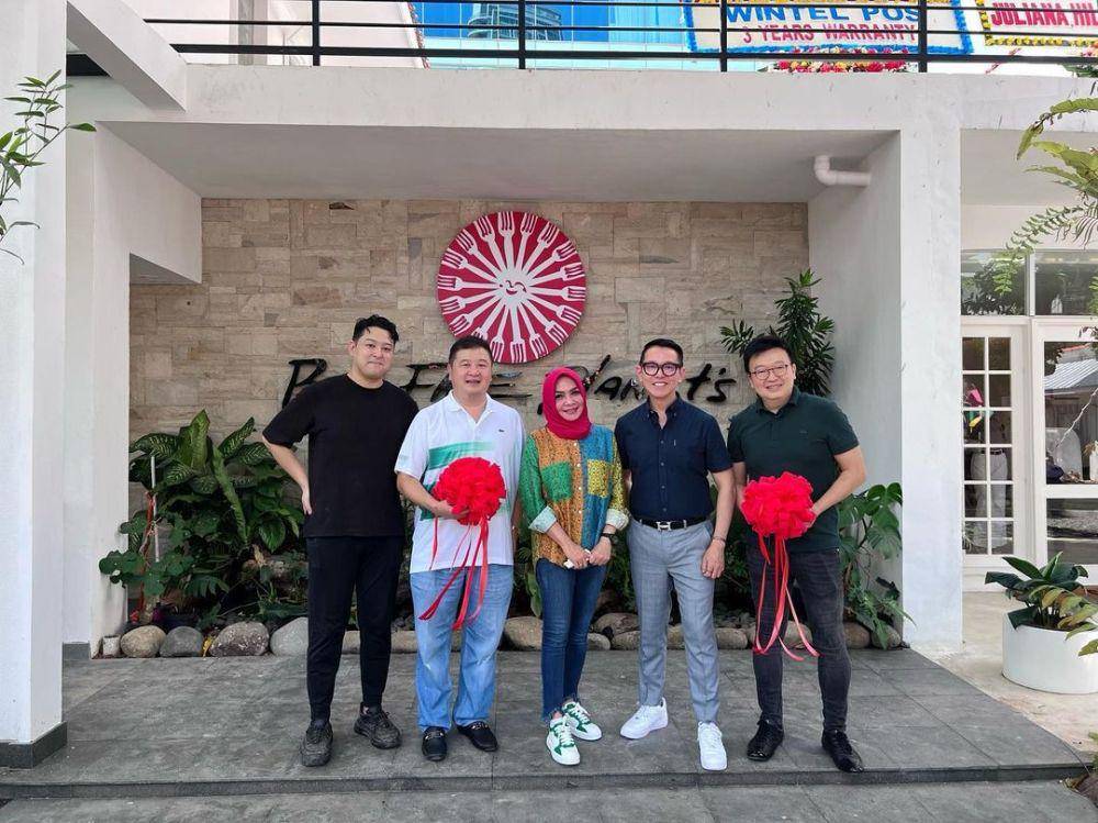 potret peresmian restoran baru Mam Rieta (instagram.com/rieta_amilia)
