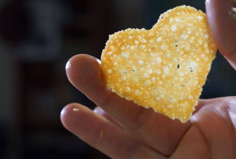 parmesan tuile (youtube.com/Bruno Albouze)
