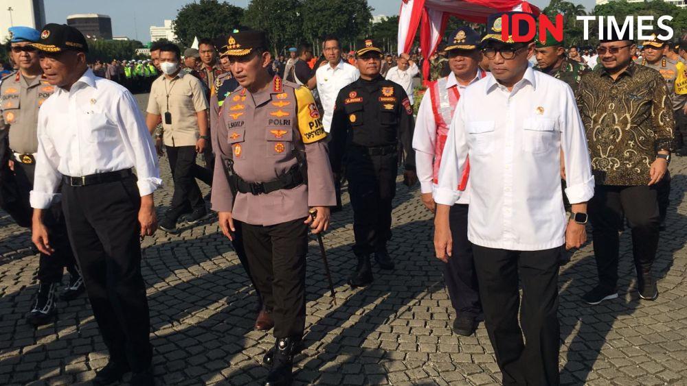 Apel gelar pasukan Operasi Ketupat 2023 di Monas, Jakarta Pusat, Senin (17/4/2023). (IDN Times/Irfan Fathurohman)