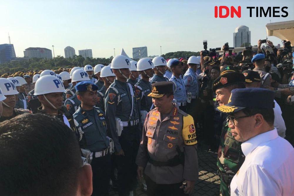 Apel gelar pasukan Operasi Ketupat 2023 di Monas, Jakarta Pusat, Senin (17/4/2023). (IDN Times/Irfan Fathurohman)