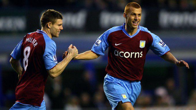 Para pemain Aston Villa merayakan gol di EPL 2008/2009. (twitter.com/AVFCOfficial)