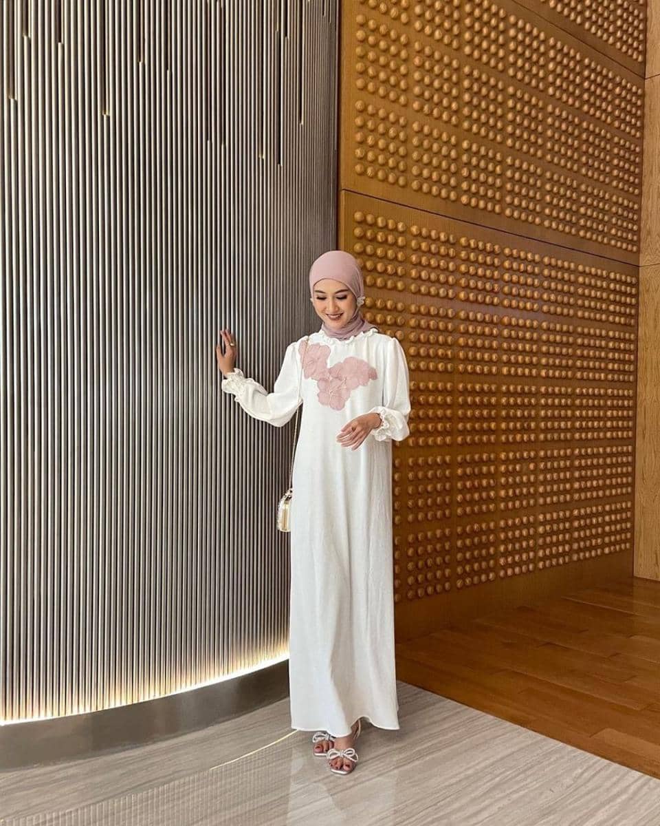 inspirasi outfit lebaran ala selebgram Inas Rana (instagram.com/inasrana)