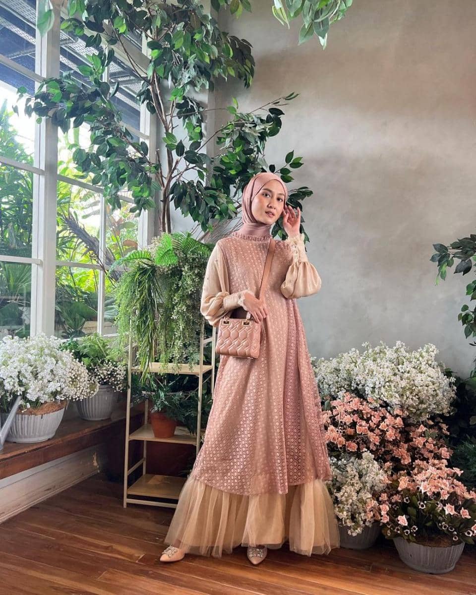 inspirasi outfit lebaran ala selebgram Inas Rana (instagram.com/inasrana)