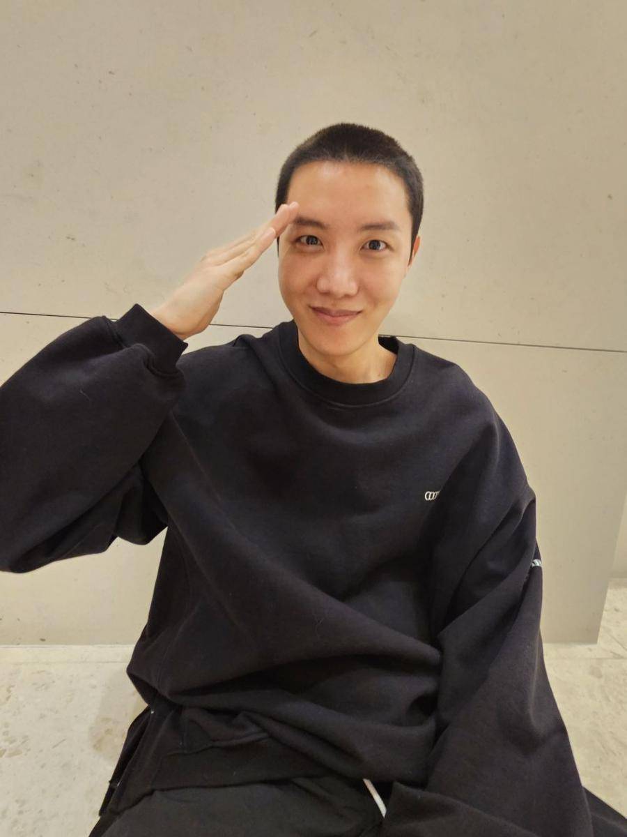 J-Hope BTS berangkat wajib militer (Twitter.com/PICJHOPE)