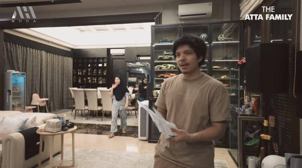 Atta Aurel bagi THR (YouTube.com/Atta Halilintar)