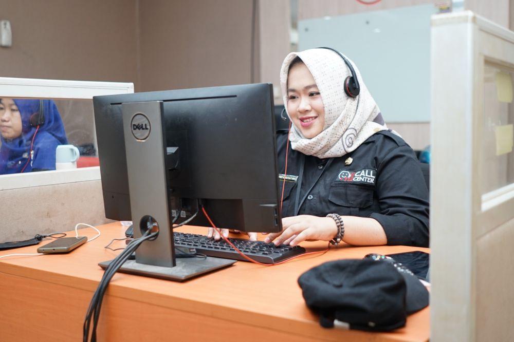 Petugas layanan publik Call Center 112 siaga selama Lebaran di Kota Semarang (dok. Pemkot Semarang)