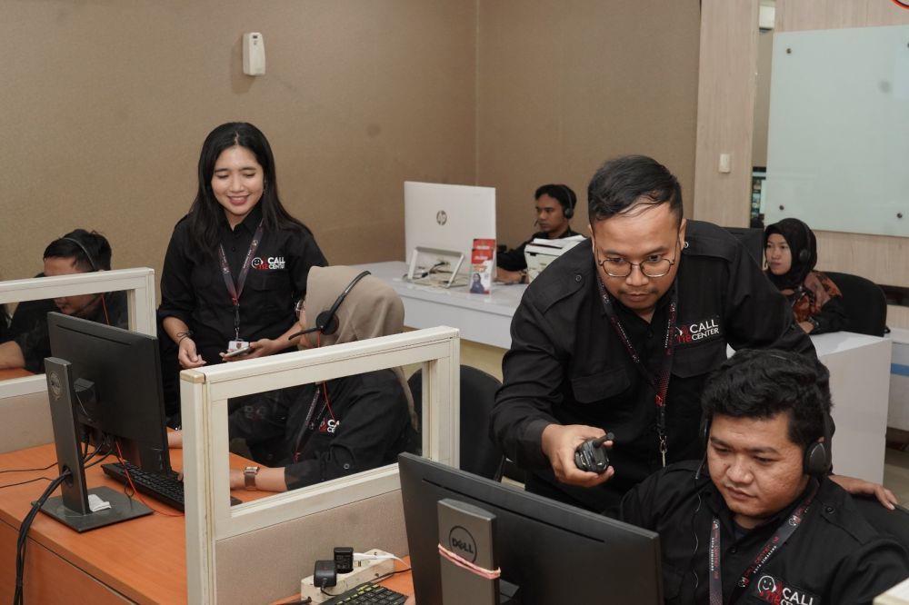 Petugas layanan publik Call Center 112 siaga selama Lebaran di Kota Semarang (dok. Pemkot Semarang)