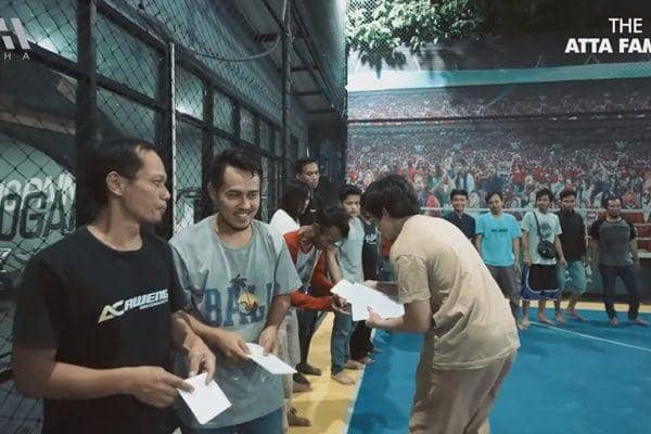 10 Potret Atta Halilintar Bagi THR untuk Kuli, Satpam dan ART, Salut!