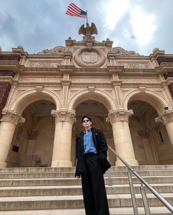 outfit traveling ala Nodt Nutthasid (instagram.com/nodted)