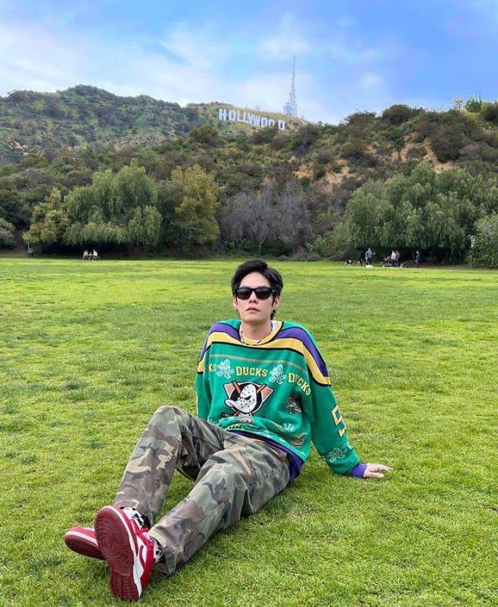 outfit traveling ala Nodt Nutthasid (instagram.com/nodted)