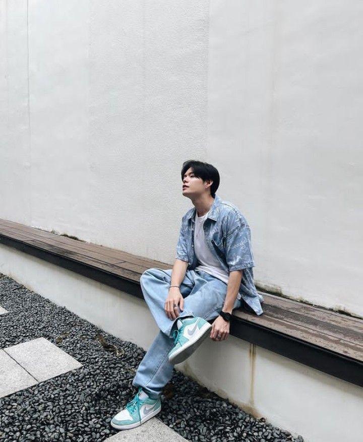 outfit traveling ala Nodt Nutthasid (instagram.com/nodted)
