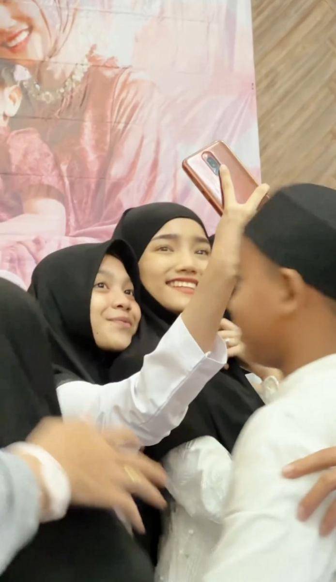 potret Fuji beri santunan ke 500 anak yatim dan dhuafa (instagram.com/fuji_an)