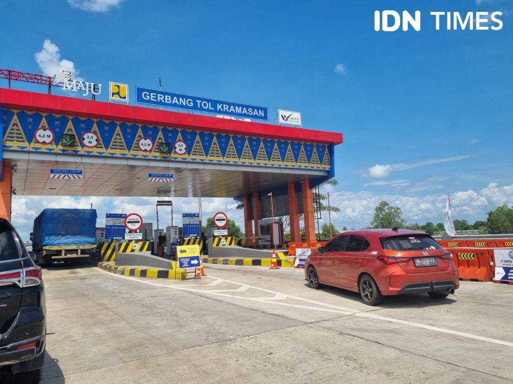 Jalan Tol Trans Sumatra saat arus mudik (IDN Times/Rangga Erfizal)