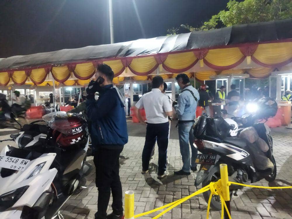 Sejumlah Pemudik Motor di Ciwandan Ditipu Agen Tiket Pinggir Jalan