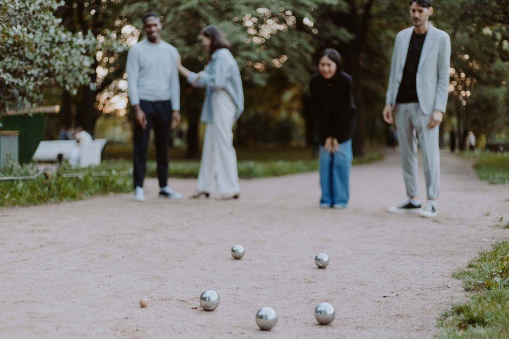 Ilustrasi permainan petanque (pexels.com/cottonbro studio)