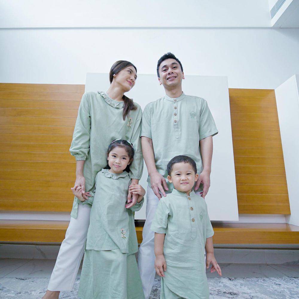 baju keluarga Lebaran 2023 dari brand lokal (instagram.com/raditya_dika)