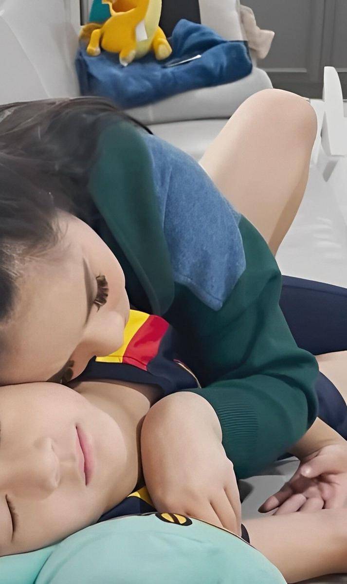 potret Rayyanza ngambek lihat Mama Gigi Peluk Rafathar (instagram.com/rans.entertainment)