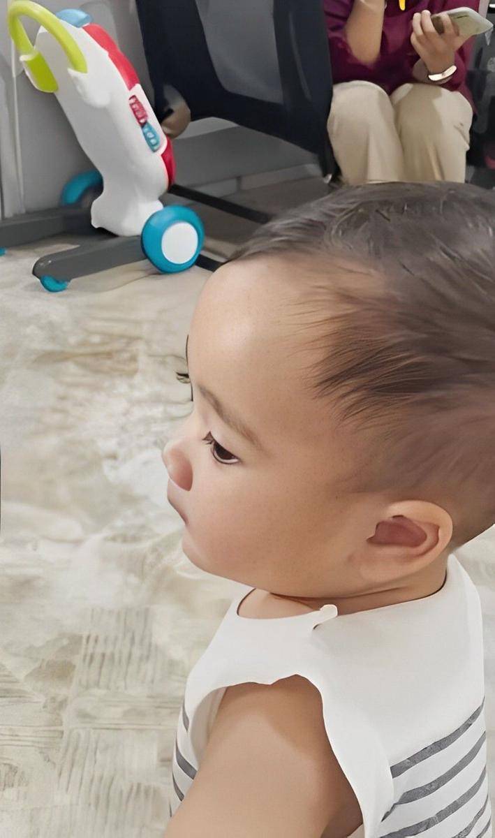 potret Rayyanza ngambek lihat Mama Gigi Peluk Rafathar (instagram.com/rans.entertainment)