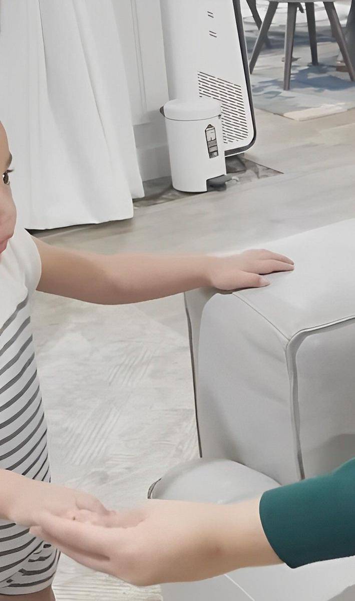 potret Rayyanza ngambek lihat Mama Gigi Peluk Rafathar (instagram.com/rans.entertainment)