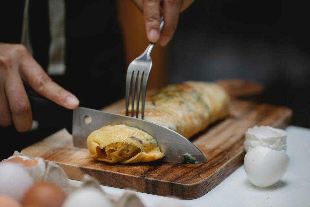 egg roll (pexel.com/Klaus Nielsen)