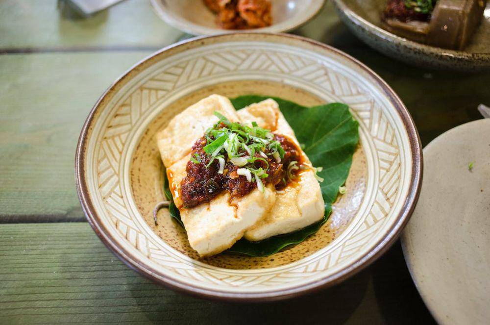 braised tofu (pexels.com/makafood)