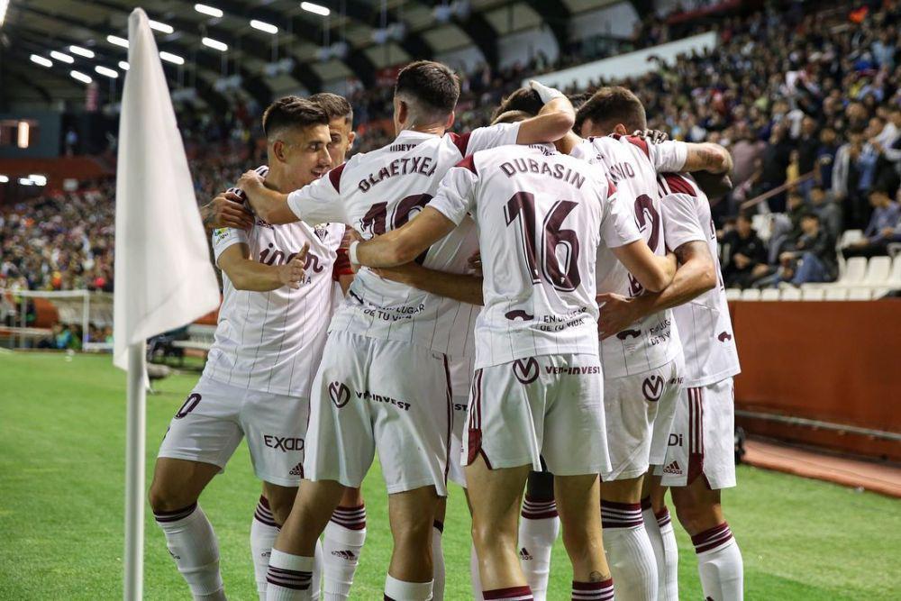 Pemain Albacete saat merayakan gol. (instagram.com/albacetebp)