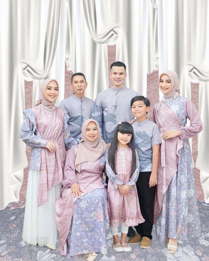 baju keluarga Lebaran 2023 dari brand lokal (instagram.com/vanillahijab)